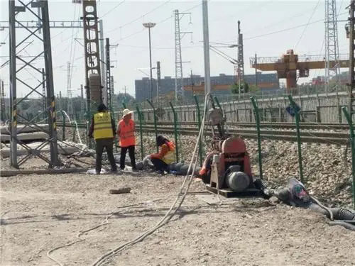 甘洛马路注浆加固